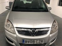 Far opel zafira b 1.9cdti 2008 fundal alb