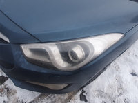 Far partea stanga cu xenon Hyundai i40 1.7crdi 2012