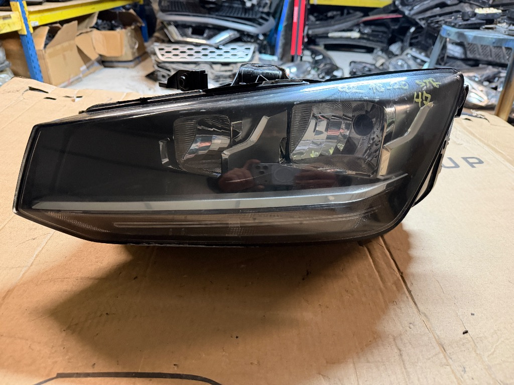 Far stanga Audi Q2 Halogen H7 2016/2017/2018/2019/2020