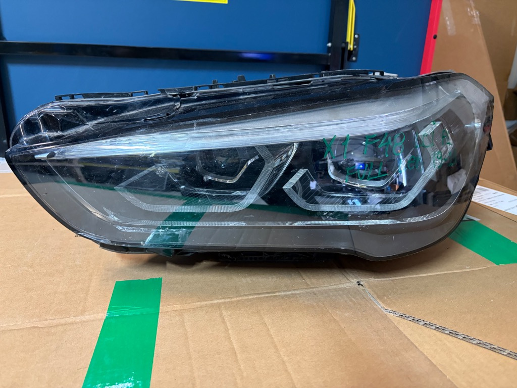 Far stanga avariat BMW X1 F48 Facelift LCI 2019/2020/2021/2022/2023