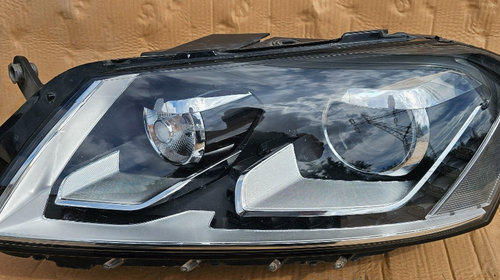 Far stanga Bi-Xenon Vw Passat B7 2011 2012 20
