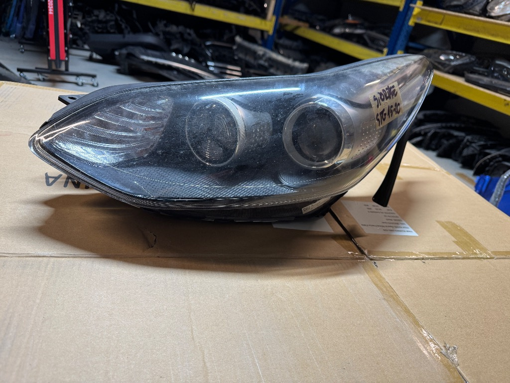 Far stanga complet Kia Sportage XENON 2015/2016/2017/2018/2019 cod 92101F1110
