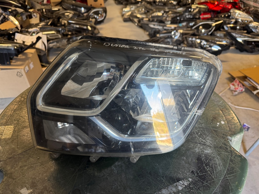Far stanga Dacia Duster 2 FACELIFT HALOGEN 2013/2014/2015/2016/2017/2018