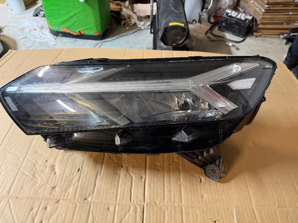 Far stanga Dacia Logan 3 FULL LED 2020/2021/2022