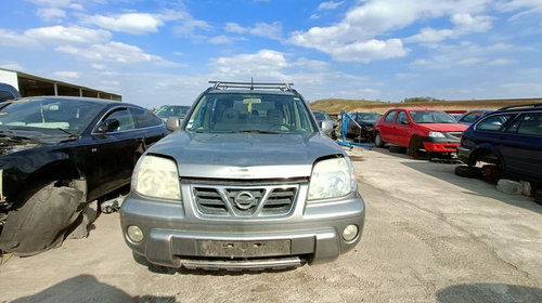 Far Stanga, dreapta nissan X-Trail 2003 SUV G
