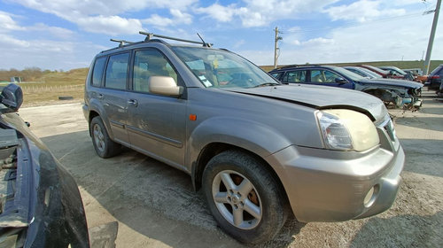 Far Stanga, dreapta nissan X-Trail 2003 SUV Gri