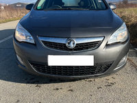 Far stanga dreapta Opel Astra J din 2011 Caravan