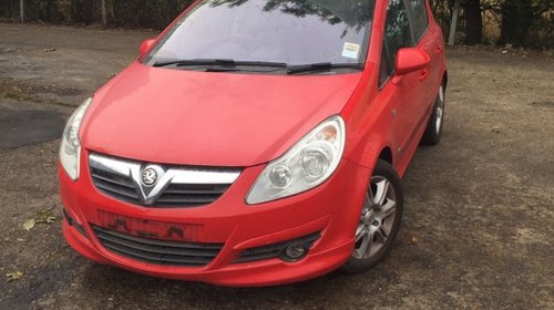 Far stanga - dreapta Opel Corsa D