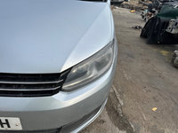 Far stanga fără xenon Vw touran 2010