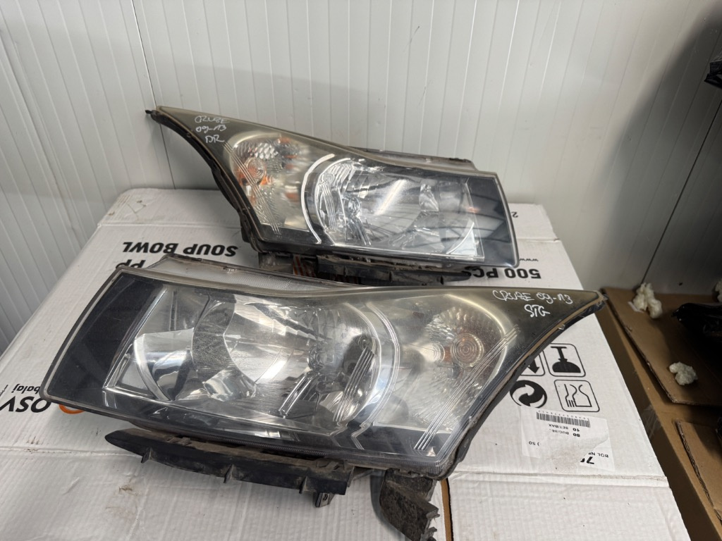 Far stanga / far dreapta Chevrolet CRUZE 2009/2010/2011/2012/2013