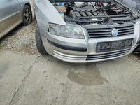 Far stanga / far dreapta Fiat Stilo din 2004 2005