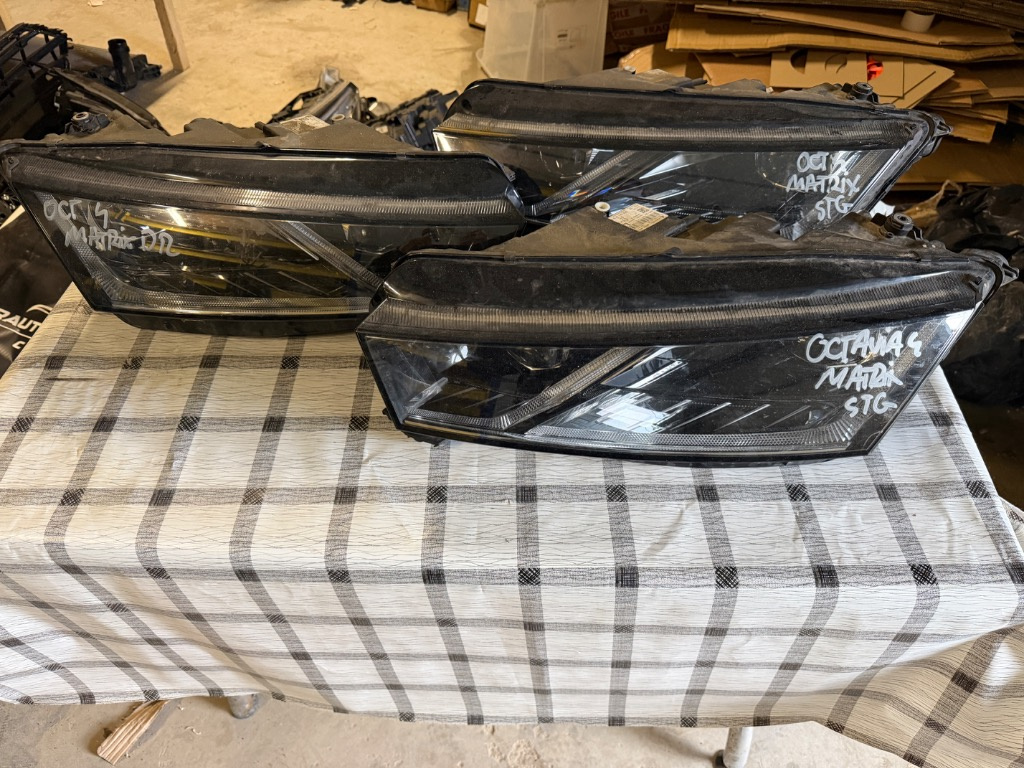 Far stanga / far dreapta Skoda Octavia 4 MATRIX Full Led 2020/2021/2022/2023/2024