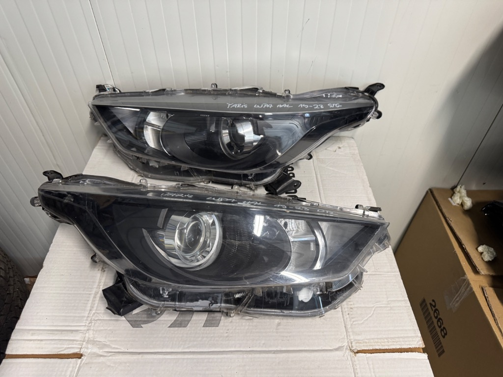 Far stanga / far dreapta Toyota Yaris LUPA HALOGEN 2019/2020/2021/2022/2023