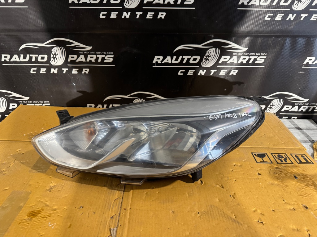 Far stanga Ford Fiesta Mk8 Halogen