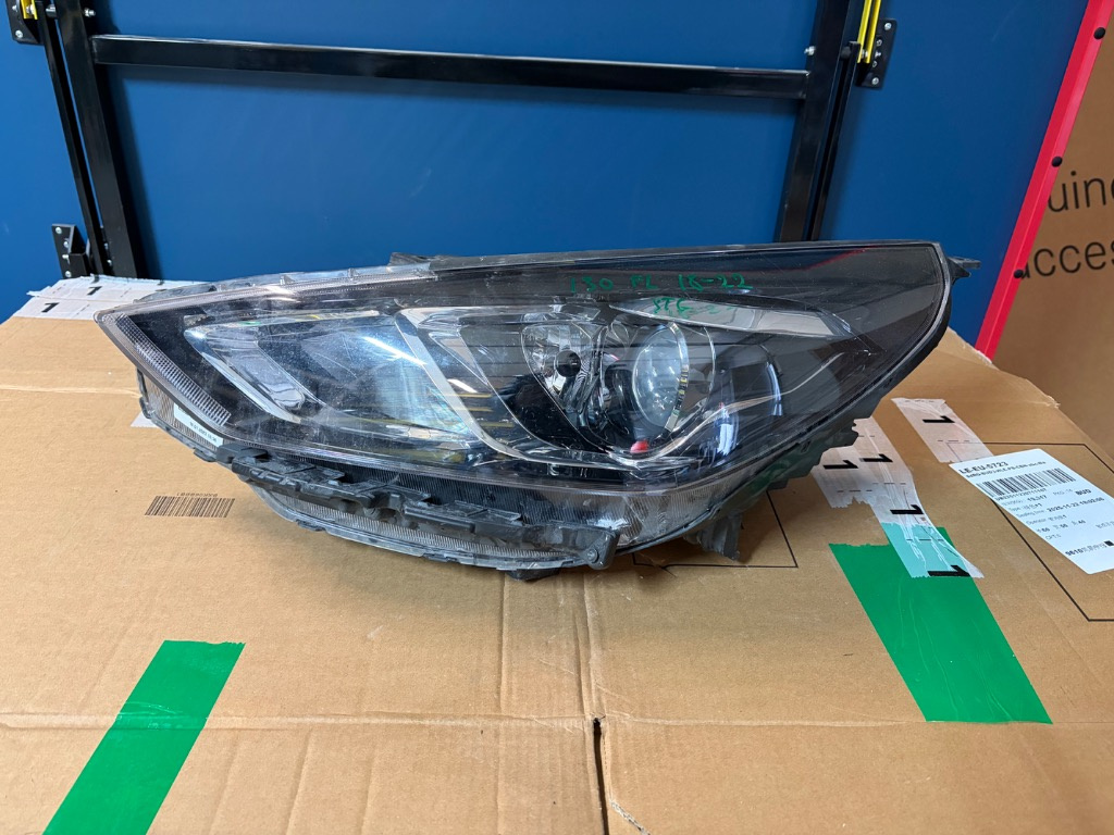 Far stanga Hyundai i30 Facelift 92101G4510 2018/2019/2020/2021/2022