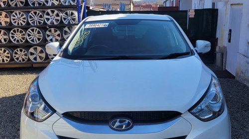 Far Stanga Hyundai IX35 2010 - 2019 SUV 4 Usi Cu lupă