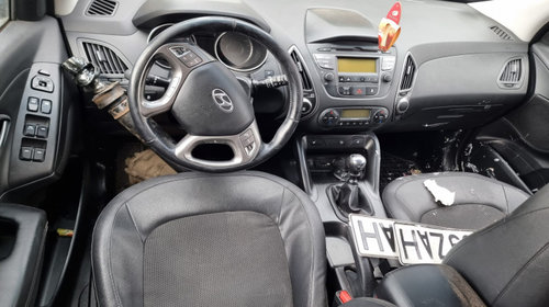 Far stanga Hyundai ix35 2014 suv 2.0 diesel