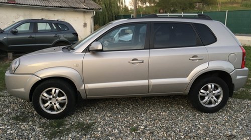 Far stanga Hyundai Tucson 2007 SUV 2.0 Diesel