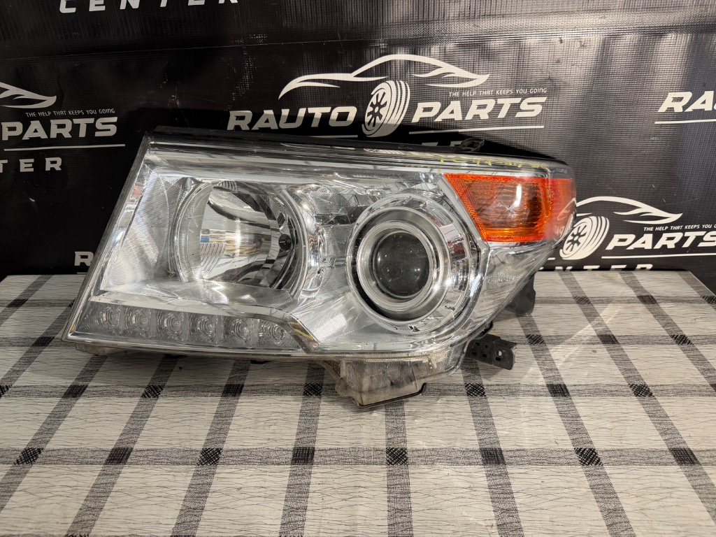 Far stanga Land Cruiser J200 Facelift Lupa LED 2011/2012/2013/2014/2015
