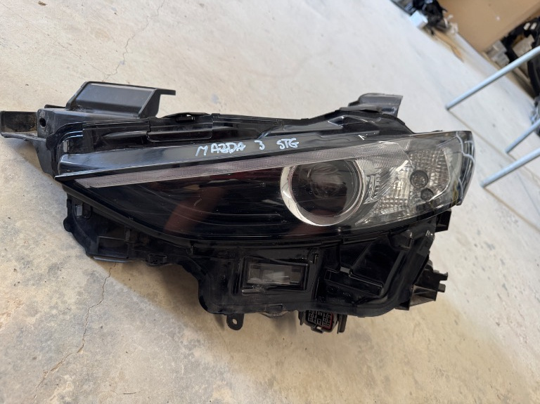 Far stanga Mazda 3 Facelift Halogen LED 2020/2021/2022/2023