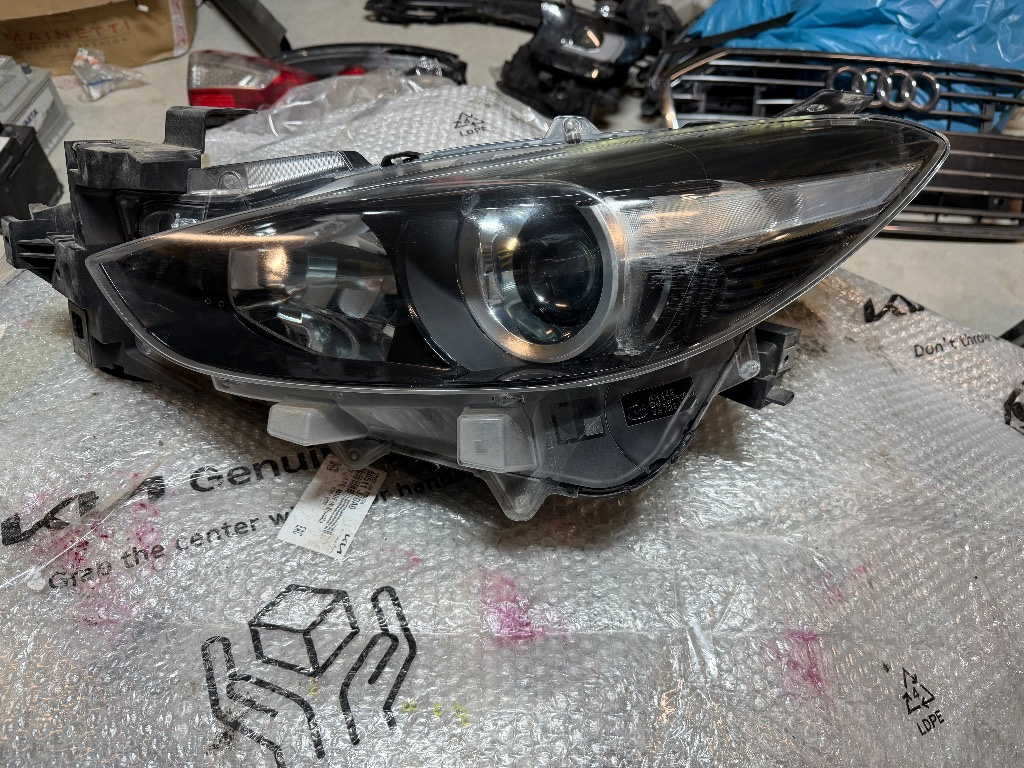 Far stanga Mazda 3 Facelift Lupa HALOGEN 2015/2016/2017/2018