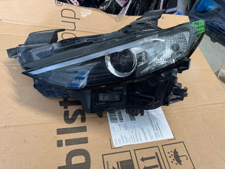 Far stanga Mazda 3 LUPA LED HALOGEN 2020/2021/2022/2023/2024