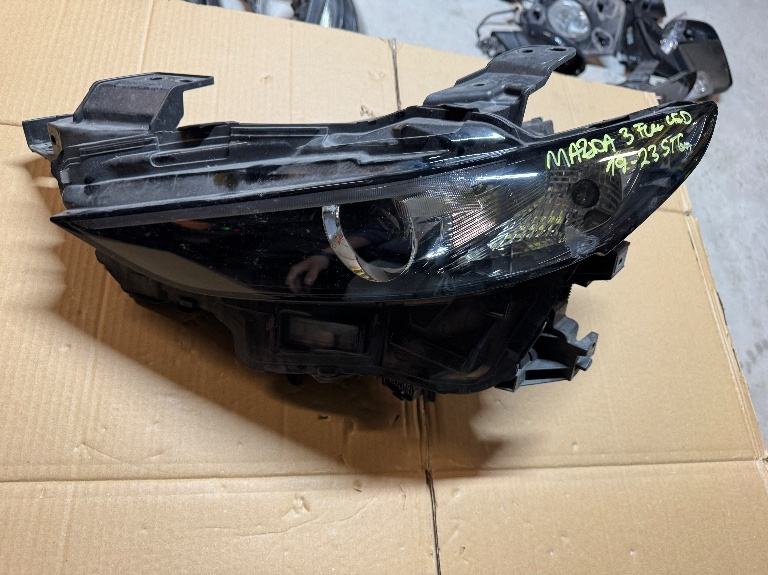 Far stanga Mazda 3 Model cu semnal FULL LED 2019/2020/2021/2022/2023