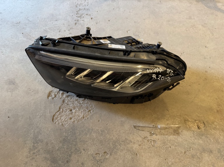 Far stanga Mercedes A-Class W177 FULL LED HIGH PERFORMANCE FACELIFT 2023/2024/2025