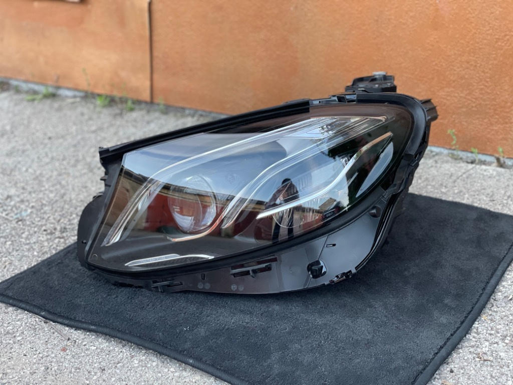 Far stanga Multibeam E-Class W213 W238