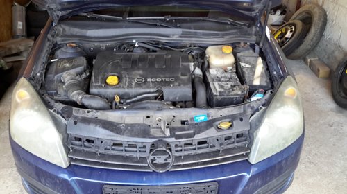 Far stanga Opel Astra H 2005 break 1.9