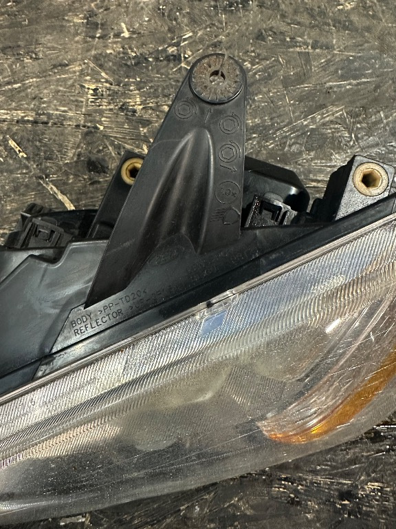 Far stanga original Ford Focus 2 - Fara defect - imagine 2