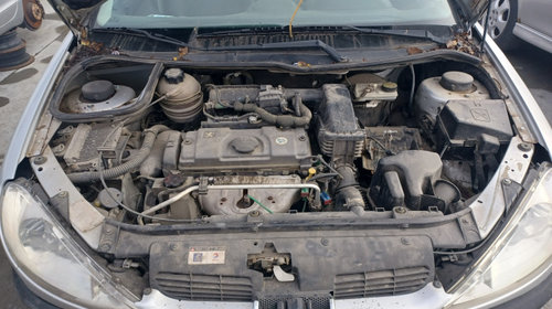 Far stanga Peugeot 206 [facelift] [2002 - 2009] Sedan 1.4 MT (75 hp)