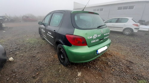 Far stanga Peugeot 307 2004 HATCHBACK 2.0 HDI