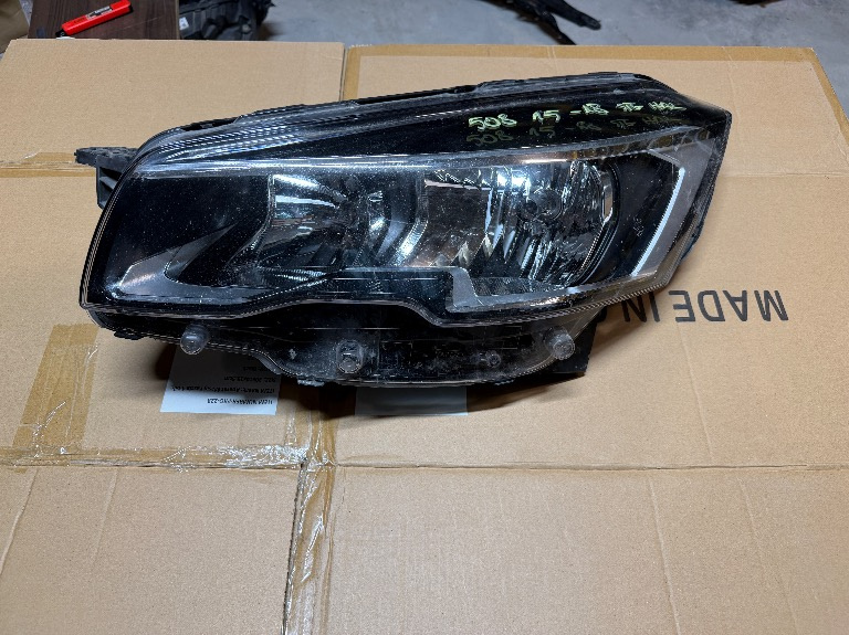 Far stanga Peugeot 508 Facelift Halogen 2015/2016/2017/2018 cod 89908674