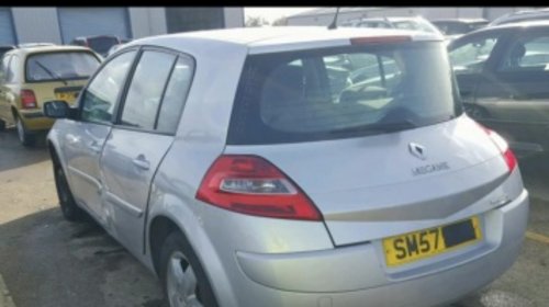 Far stanga Renault Megane II 2007 Hatchback 1.6 benzina