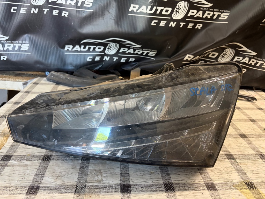 Far stanga Skoda Scala HALOGEN LED 2019/2020/2021/2022