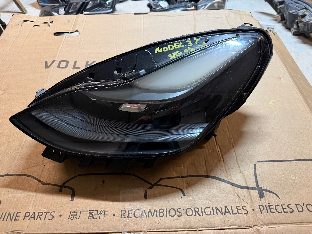Far stanga Tesla Model 3 Y FULL LED 2017/2018/2019/2020/2021