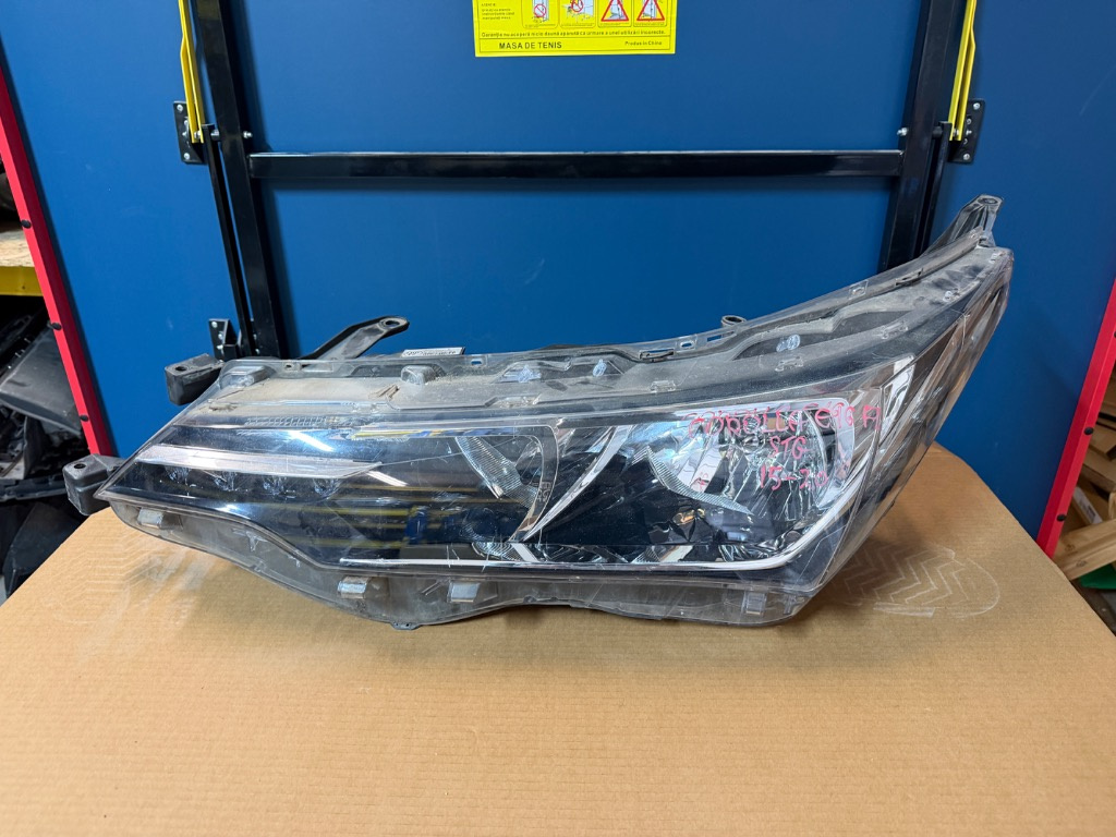 Far stanga Toyota Corolla E16 Halogen 2015/2016/2017/2018/2019