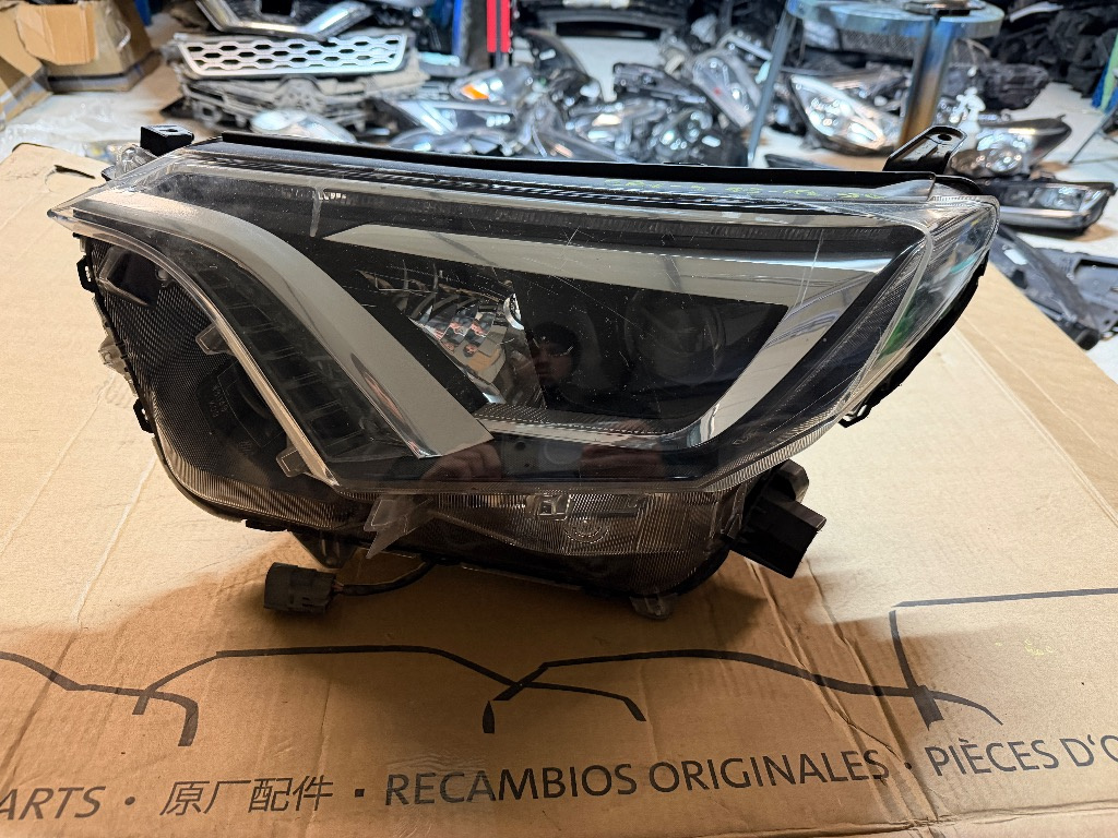 Far stanga Toyota RAV-4 Rav 4 FACELIFT XA40 2015/2016/2017/2018