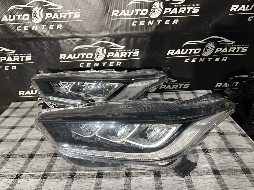 Far stanga Toyota Yaris 2022/2023/2024