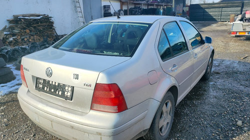 Far stanga Volkswagen Bora 2000 Limuzina 1.9 tdi