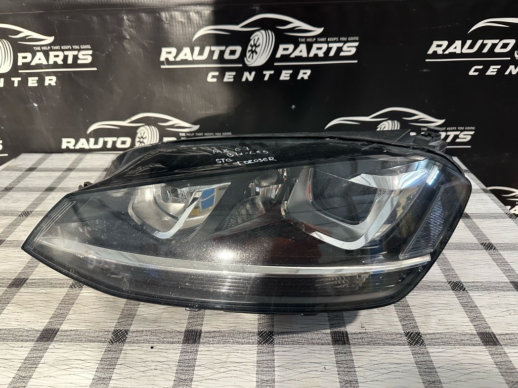 Far stanga Volkswagen Golf 7 BIXENON LED 5G1.941.031 2014/2015/2016/2017