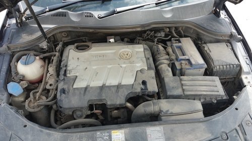 Far stanga Volkswagen Passat B6 2009 berlina 2.0 TDI