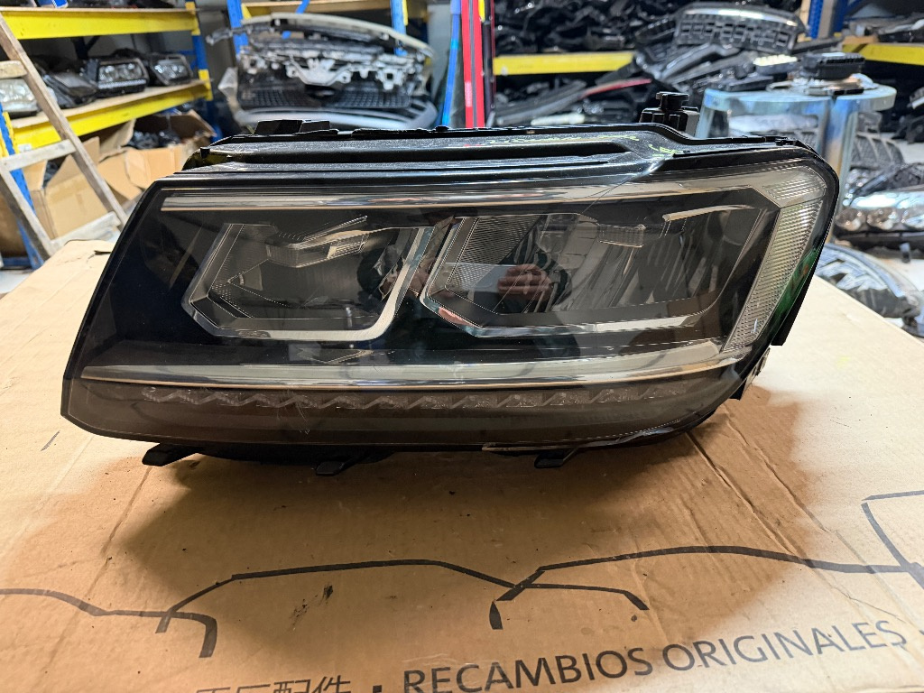 Far stanga Volkswagen Tiguan 5N FULL LED cod 5NB.941.035.B 2015/2016/2017/2018/2019