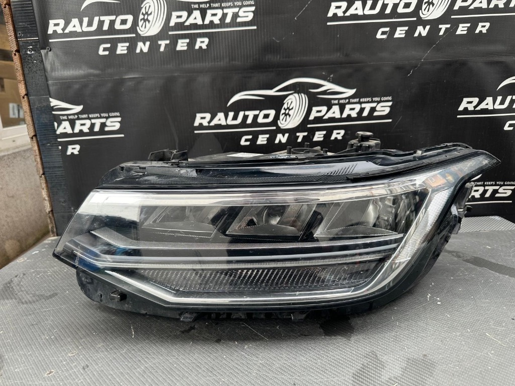Far stanga Volkswagen Tiguan Facelift 2020/2021/2022