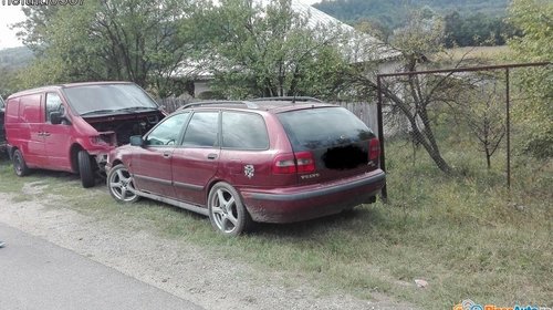 Far stanga Volvo V40 1997 break 2.0