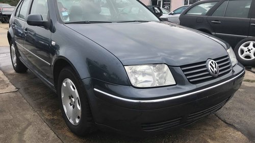 Far stanga VW Bora 2003 Limuzina 1.9 TDI