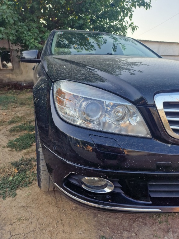 Far xenon dreapta Mercedes c class c320 