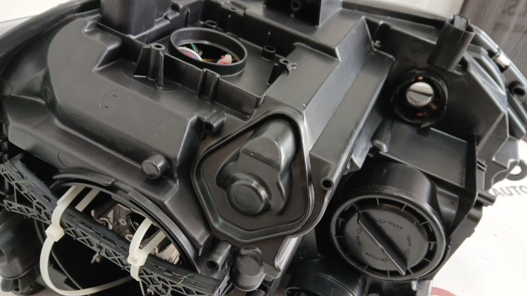 Far XENON- VW TRANSPORTER (T5) 2010-2015