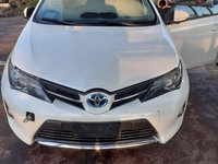 Faruri, capota, bara fata, fuzete Toyota Auris 1.8 hybrid 2014